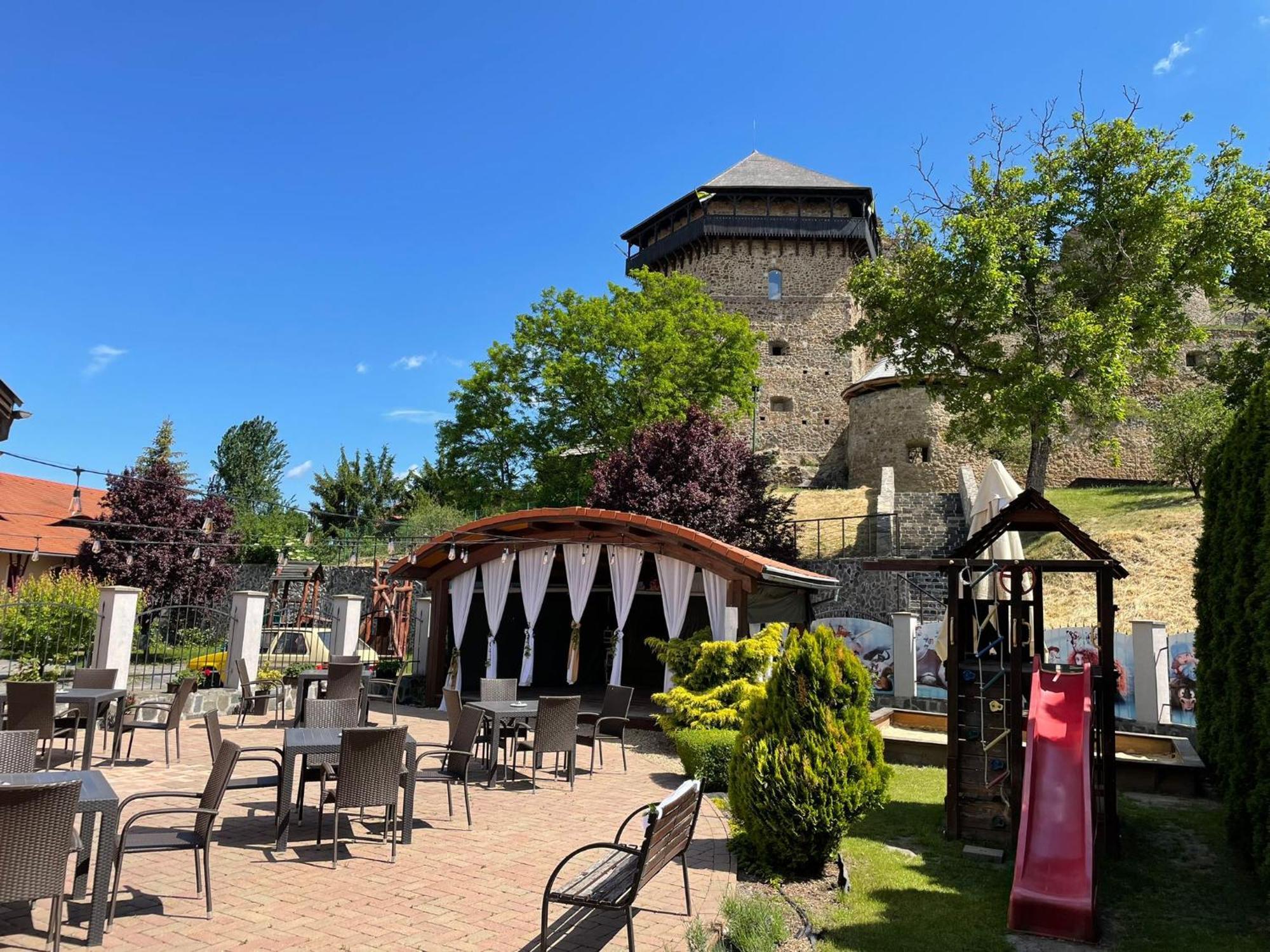 Penzion Bebek Filakovo Buitenkant foto