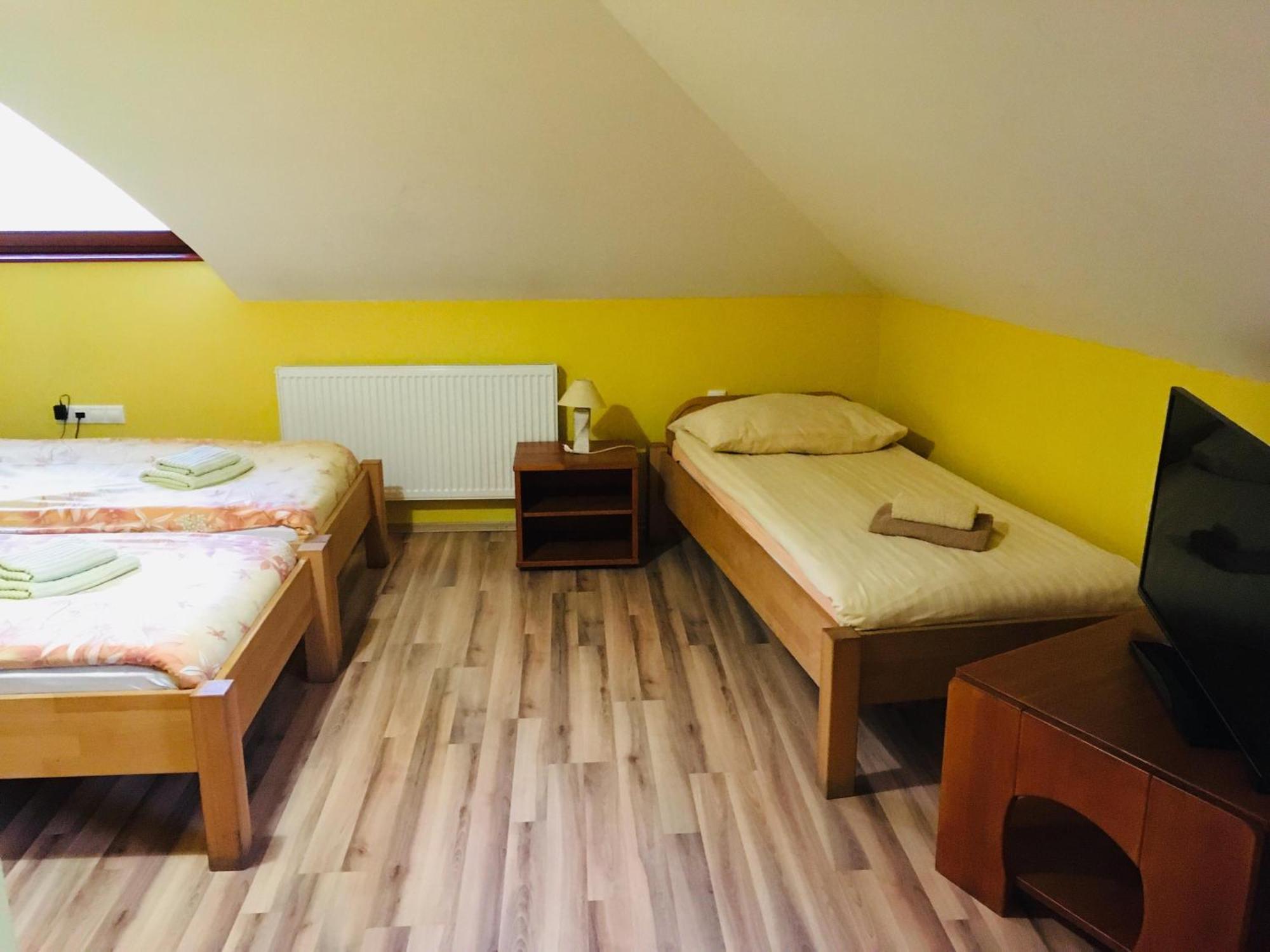Penzion Bebek Filakovo Kamer foto